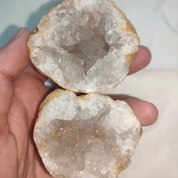 Natural Crack-open Geode - Picture 3 of 8